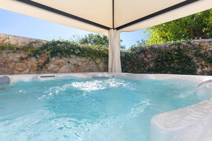 Villa für 6 Personen, mit Balkon und Whirlpool sowie Garten auf Krk - 3