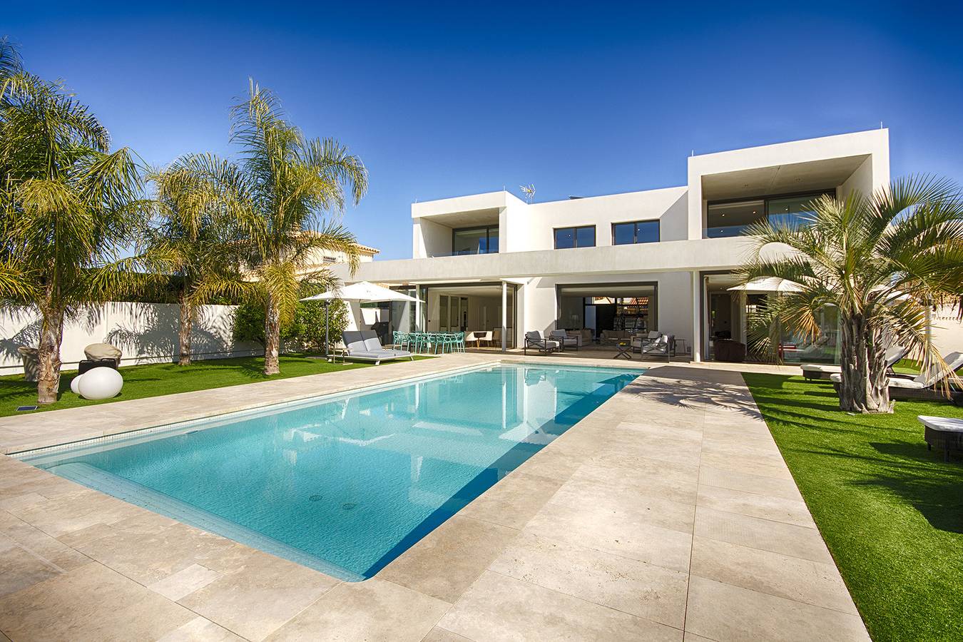Villa für 8 Personen mit Garten in Empuriabrava, Oberampurien