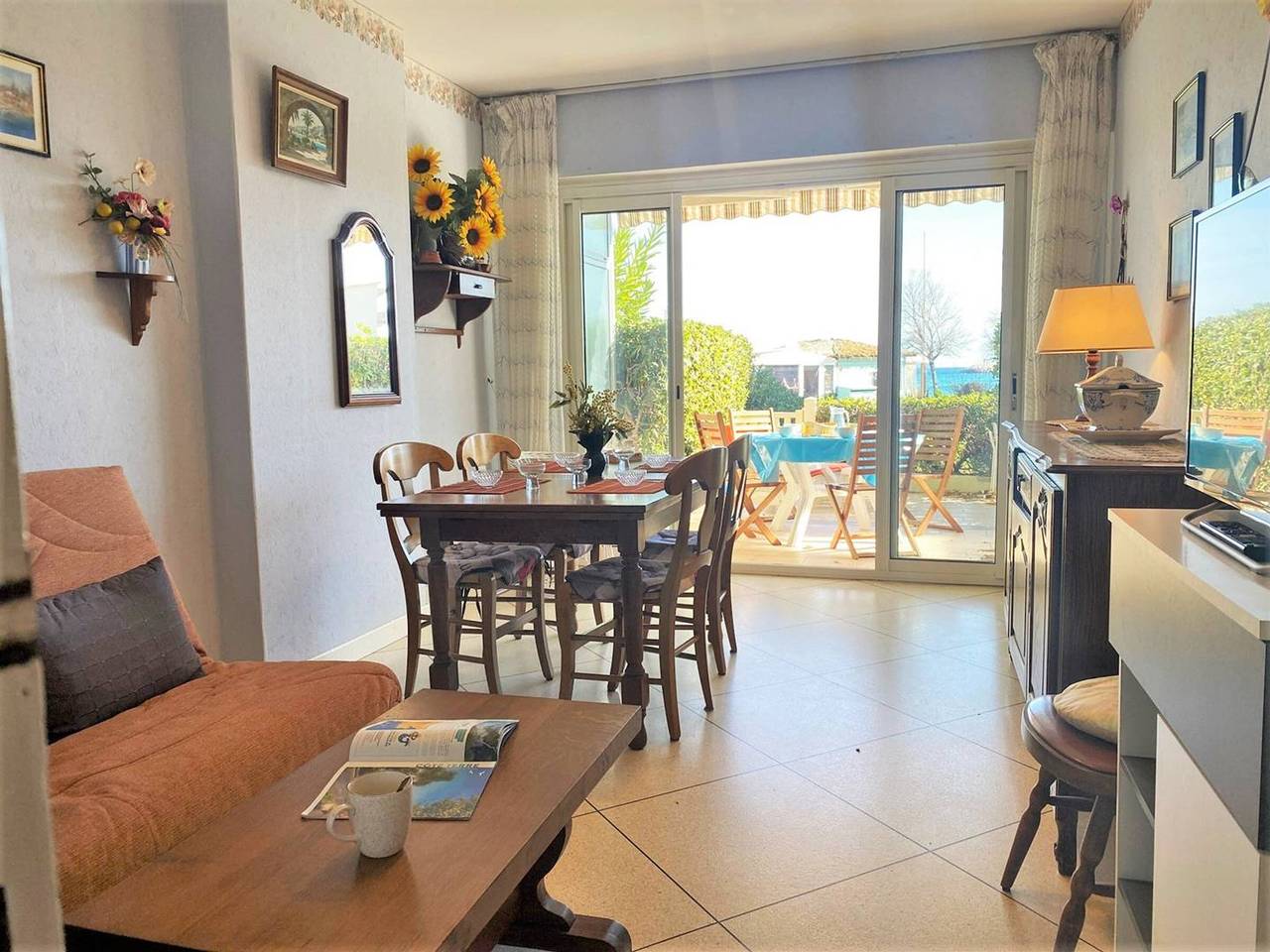 Apartamento entero, Apartamento con terraza, acceso directo a la playa, parking - Le Lavandou in Le Lavandou, Region de Toulon