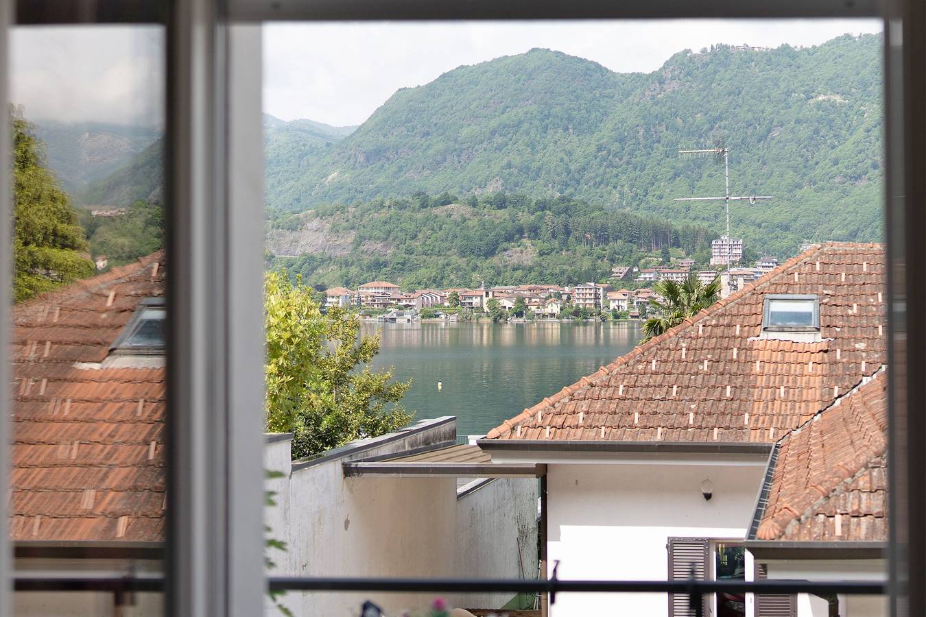 Ferienhaus 'Lago Vicky' mit Seeblick, privater Terrasse und Wlan in Omegna, Ortasee