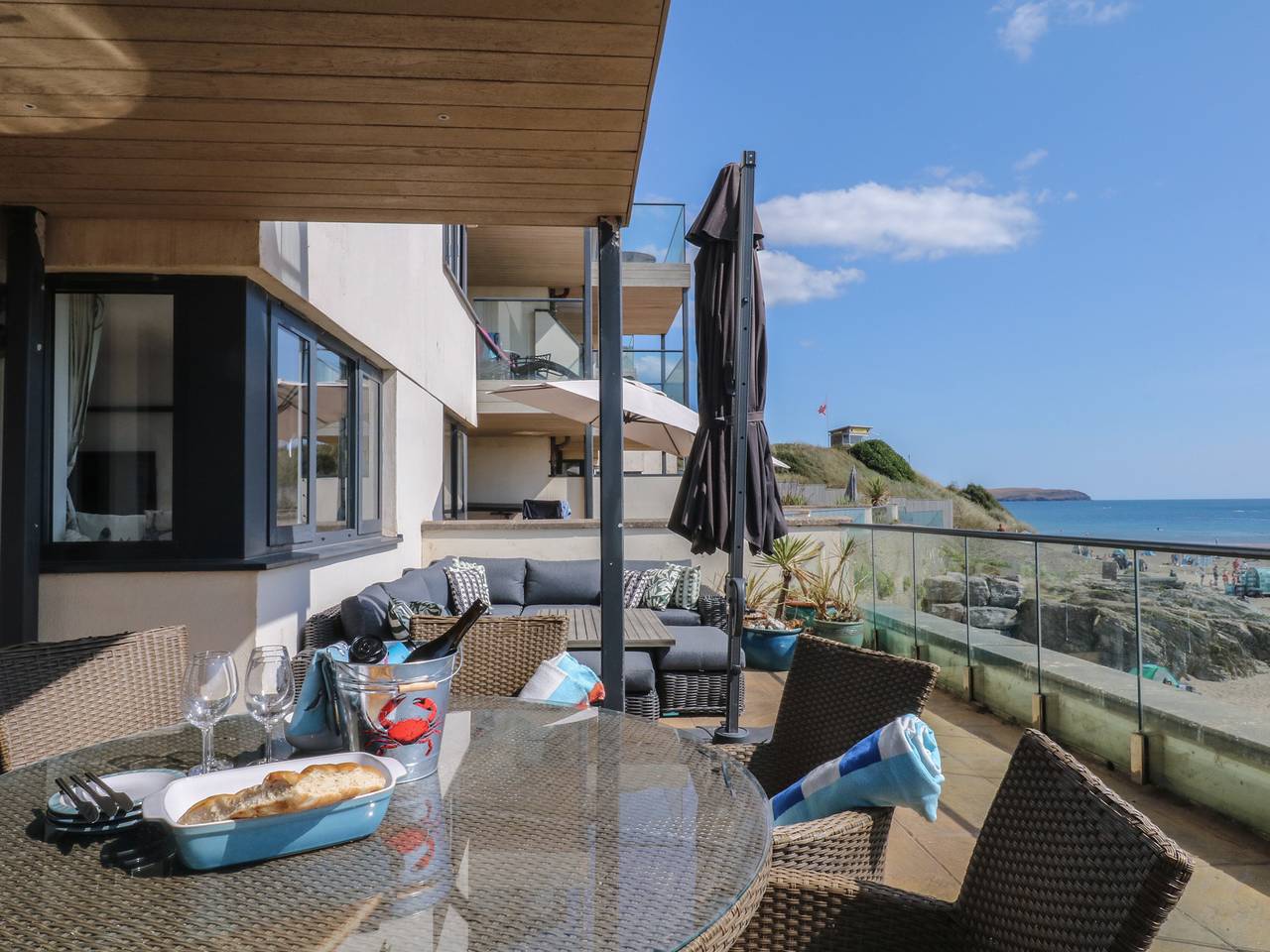 Entire apartment, 4 Burgh Island Causeway in Bigbury-on-Sea, Bigbury on Sea