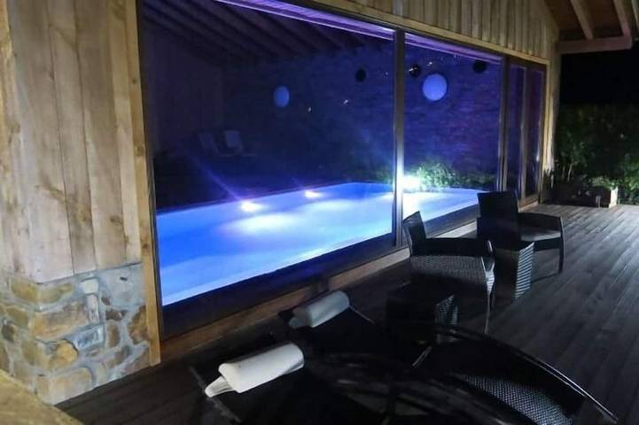 Gîte pour 2 personnes, avec Jardin et Piscine