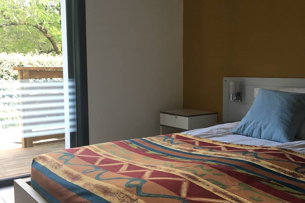 Nuevo y moderno bungalow, 3 habitaciones para alojar 7 huéspedes. in Les Mathes, Côte de Beauté