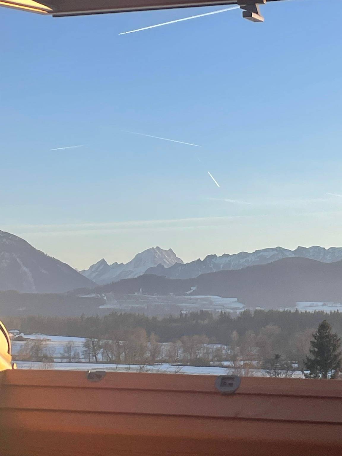 Ganze Ferienwohnung, Landhausvilla Watzmannblick - Apartment Watzmannblick im Dachgeschoss mit Balkon in Saaldorf-Surheim, Rupertiwinkel