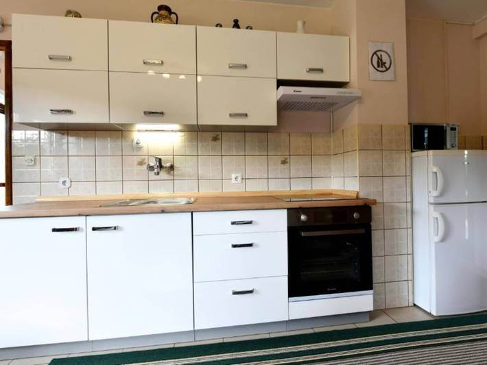 Holiday Apartment Vuković - Three Bedroom Holiday Home With Terrace in Karlovac y alrededores