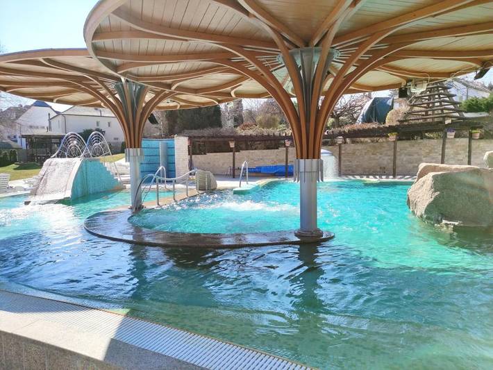 Ferienwohnung für 6 Personen, mit Whirlpool und Pool sowie Sauna und Garten in Heviz