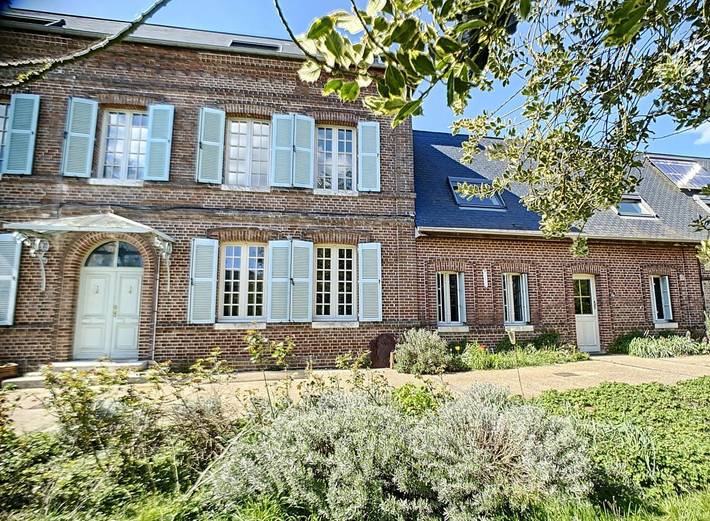 Chambre d’hôte pour 4 personnes, avec jardin à La Neuville-Chant-d'Oisel