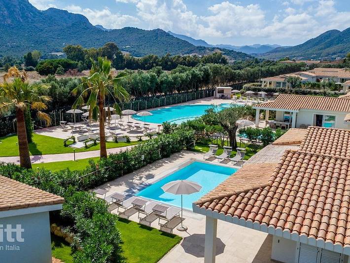 Location de vacances pour 8 personnes, avec terrasse ainsi que balcon/terrasse et piscine dans Cardedu - 3