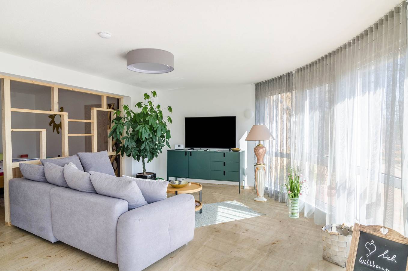 Ganze Wohnung, Ferienwohnung 'Ferienparadies Bodensee Fewo2' mit Bergblick, Gemeinschaftspool und Wlan in Billafingen, Owingen
