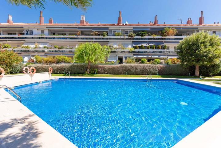 Apartament wakacyjny dla 8 osób, z Ogród i Basen w Sitges