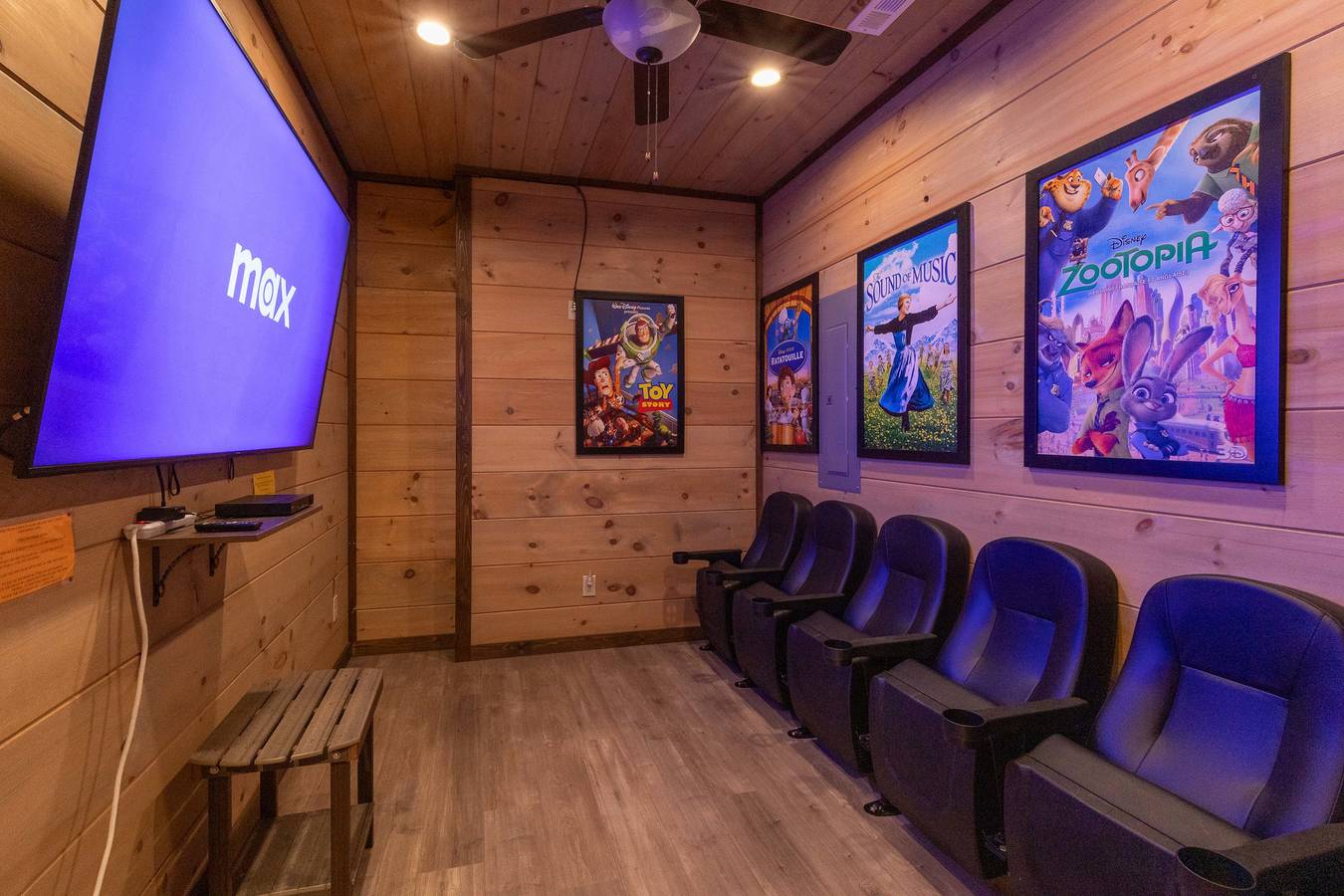 Entire studio, Stunning 4bedroom with Sky Views! in Gatlinburg, Sevier County