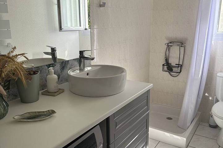 Appartement entier, Chalet Mavalear naturiste La Jenny - 4 personnes in Le Porge, Parc naturel régional du Médoc