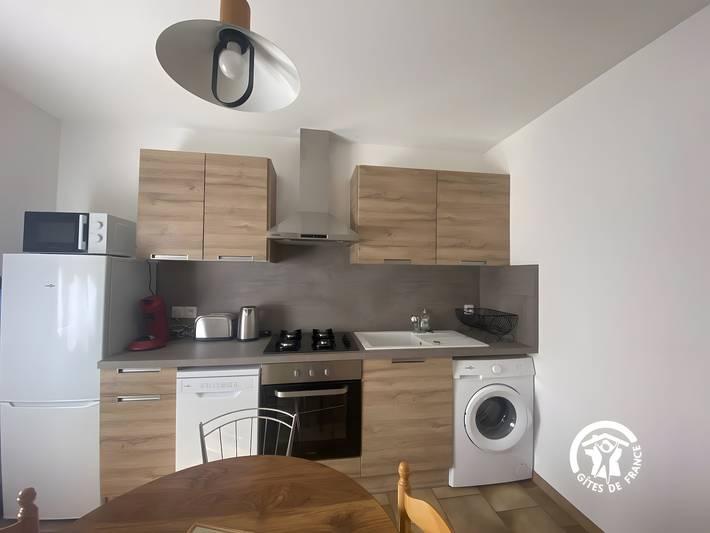 Cottage 'Gîte Tournesols' with Private Terrace, Wi-Fi and Air Conditioning in Arles-sur-Tech, Céret region
