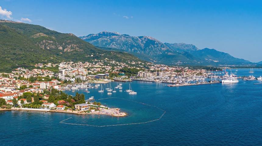 Bateau pour 6 personnes dans Tivat - 4