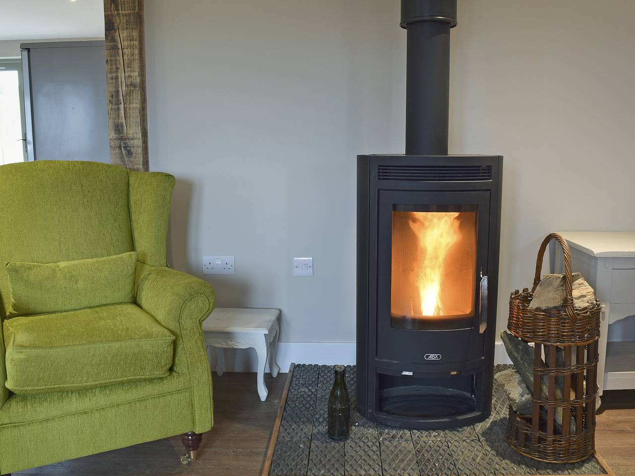 Waxwing Cottage in Harborough, Heart of England