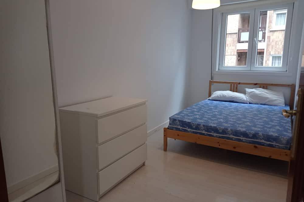 Entire apartment, Three-bedroom apartment in the center of Coruña in La Coruña, Galician Coast