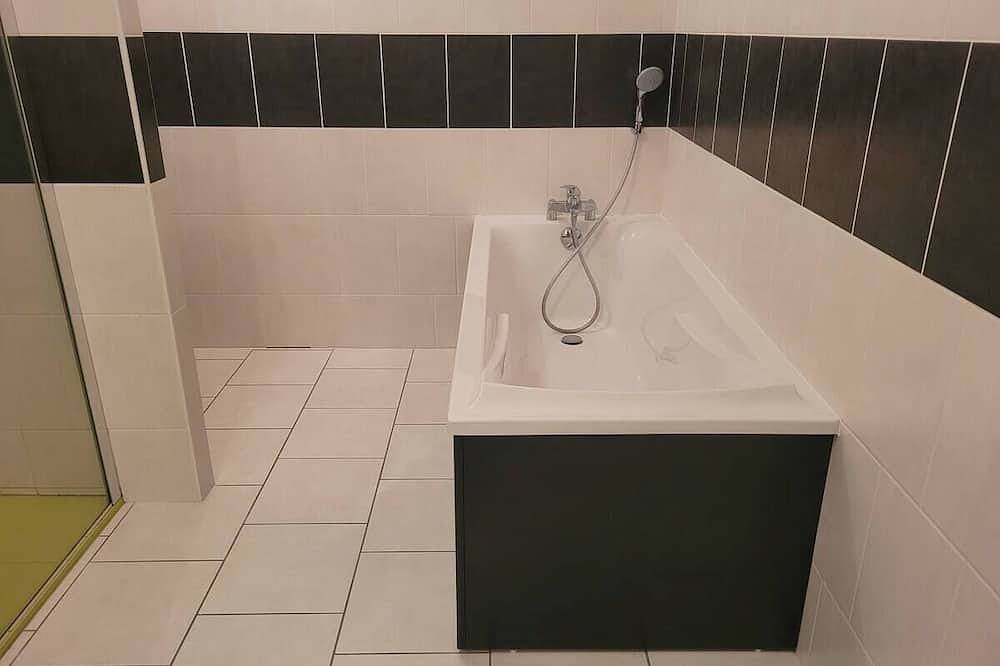 Apartamento entero, Spacious duplex at Matthieu's. Sleeps 1 to 6. in Remiremont, Región de Épinal