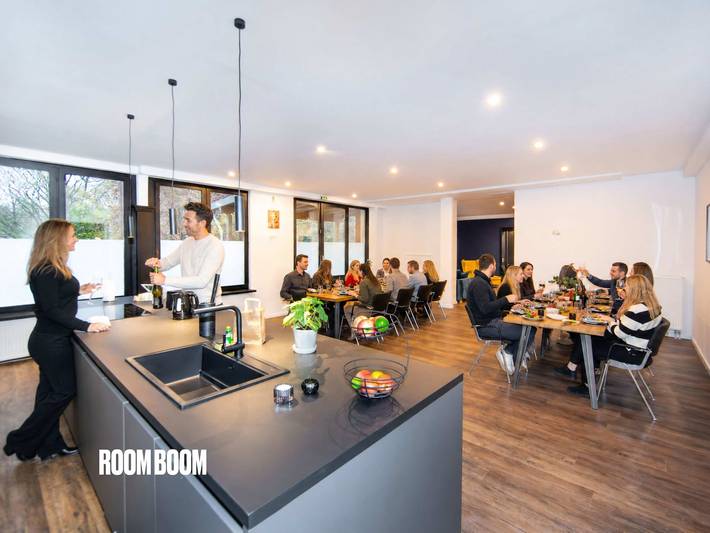 Ferienhaus für 18 Personen, mit Whirlpool und Garten sowie Sauna in Bendorf
