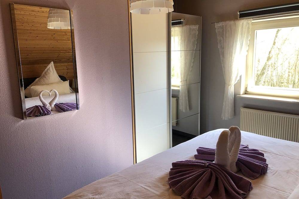 Comfortabel 4 * vakantiehuis, terras, barbecue, tuin, open haard, Wifi, incl. extra kosten in Ferienpark Himmelberg, Thalfang