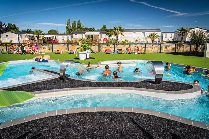 Camping für 4 Personen, mit Terrasse in der Pays de la Loire - 4