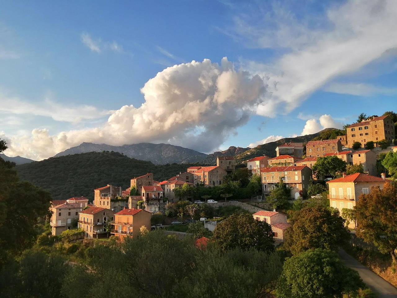 Apartamento vacacional entero, Olmeto South Corsica 10 minutes from the beaches in Olmeto, Distrito de Sartène