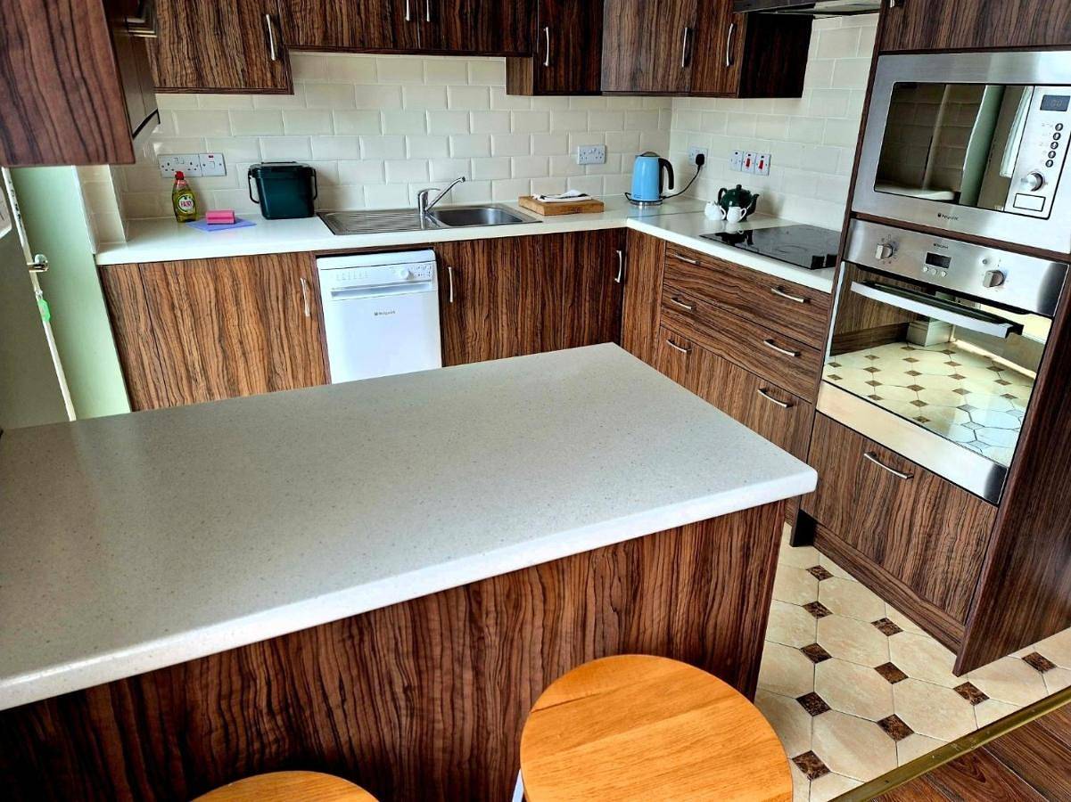 Cuchulainn Townhouse in Eyre Square, Galway