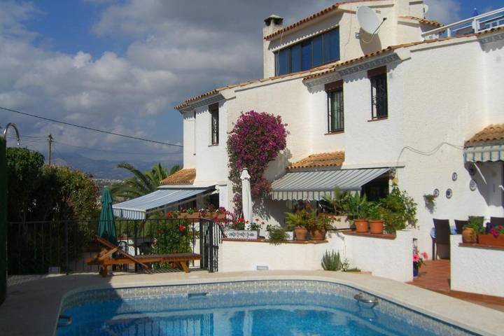 Maison de vacances pour 6 personnes, avec vue ainsi que jardin et piscine