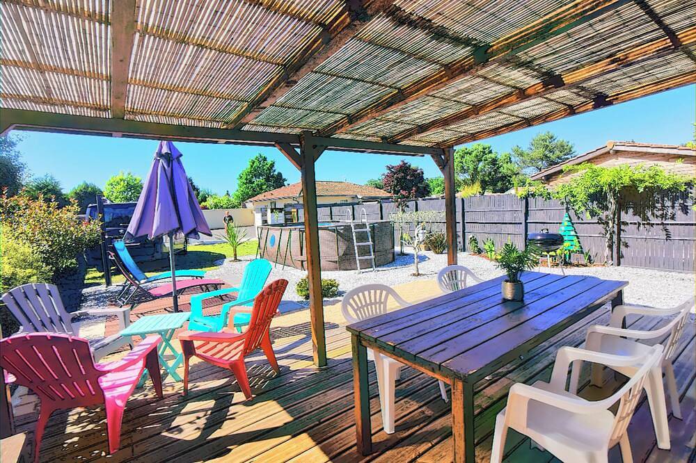 Maison Bois Terrasse Bbq Jardin A 11 Km De La Plage 9 Km Lac Leon in Linxe, Dax region
