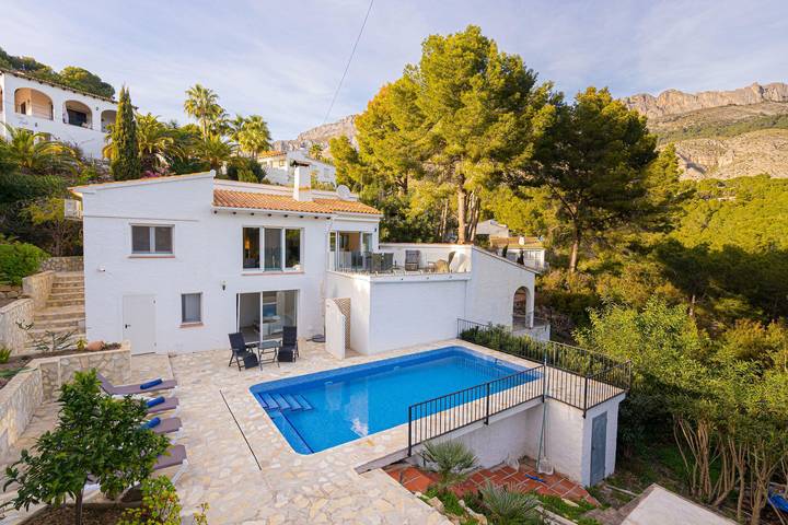 Casa de huéspuedes para 6 personas, con piscina además de jardín y terraza en la Costa Blanca