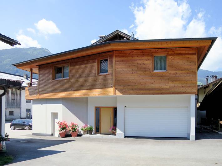 Ferienwohnung für 4 Personen, mit Balkon und Garten in Uderns