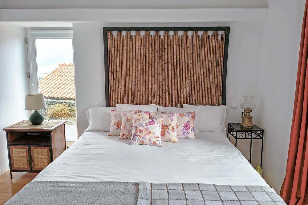 A mountain retreat for those who want to linger - over a book or a glass of wine in São Miguel Island, Nordeste