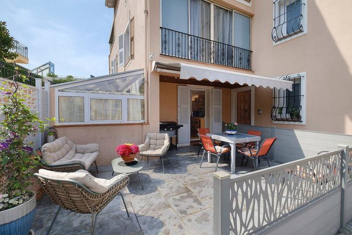 Geheel appartement, Appartement 'La Palamida' met zeezicht en airconditioning in Paloma Beach, Saint-Jean-Cap-Ferrat