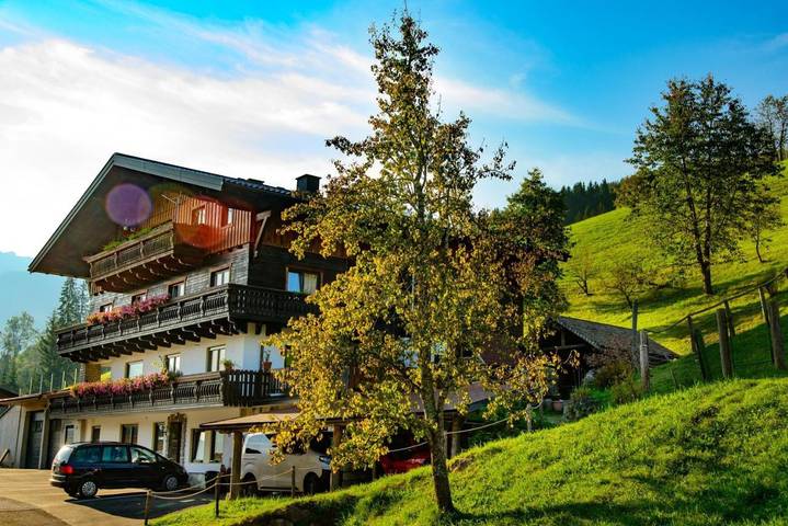 Alojamiento y desayuno para 3 personas, con jardín además de terraza y vistas - 1
