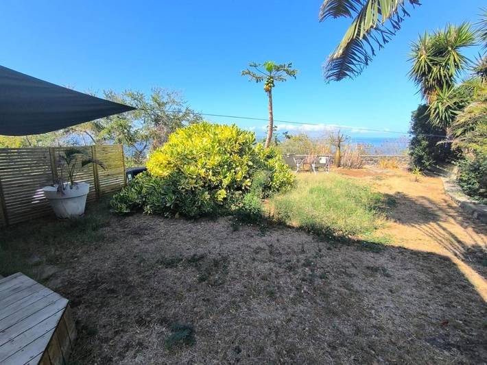 Gîte pour 4 personnes, avec jardin et jacuzzi à Les Trois-Bassins - 3