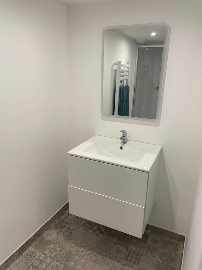 Appartement entier, One-Bedroom Apartment in Royat, Parc naturel régional des Volcans d'Auvergne