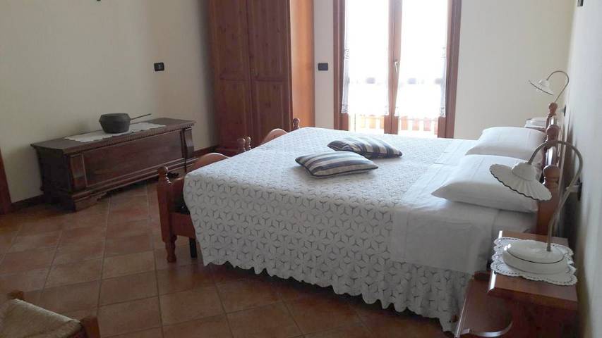 Location de vacances pour 3 personnes, avec jardin et balcon à Capo di Ponte - 4