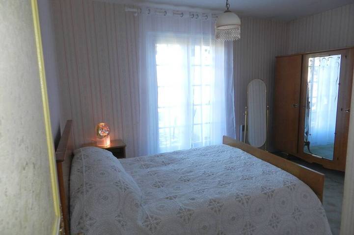 Location de vacances pour 6 personnes, avec terrasse et jardin, animaux acceptés à Le Bugue - 2