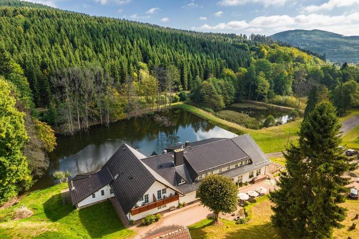 Hotel für 2 Personen, mit Terrasse und Garten in Brotterode-Trusetal