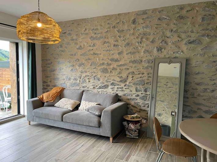 Gîte pour 4 personnes, avec jardin dans Arcizac-ez-Angles