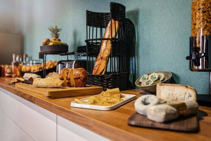 Hôtel pour 2 personnes, avec terrasse ainsi que piscine et jacuzzi à Loches - 2