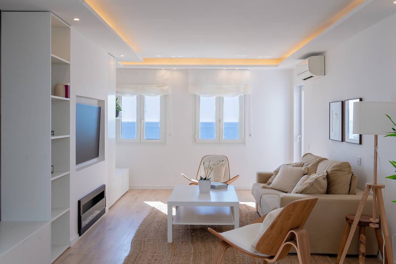 Entire holiday apartment, Cosy flat with direct access to the sea in Urbanizacion Calahonda, Mijas