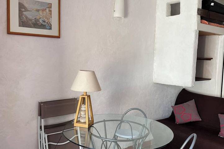 Apartamento entero, 1-bedroom apartment in charming Liscia beach :4 pers max: 2 weeks +3rd free in Tiuccia, Calcatoggio