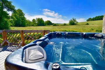 Maison de campagne pour 4 personnes, avec terrasse et sauna ainsi que jardin et jacuzzi à La Réunion (Lot-et-Garonne)