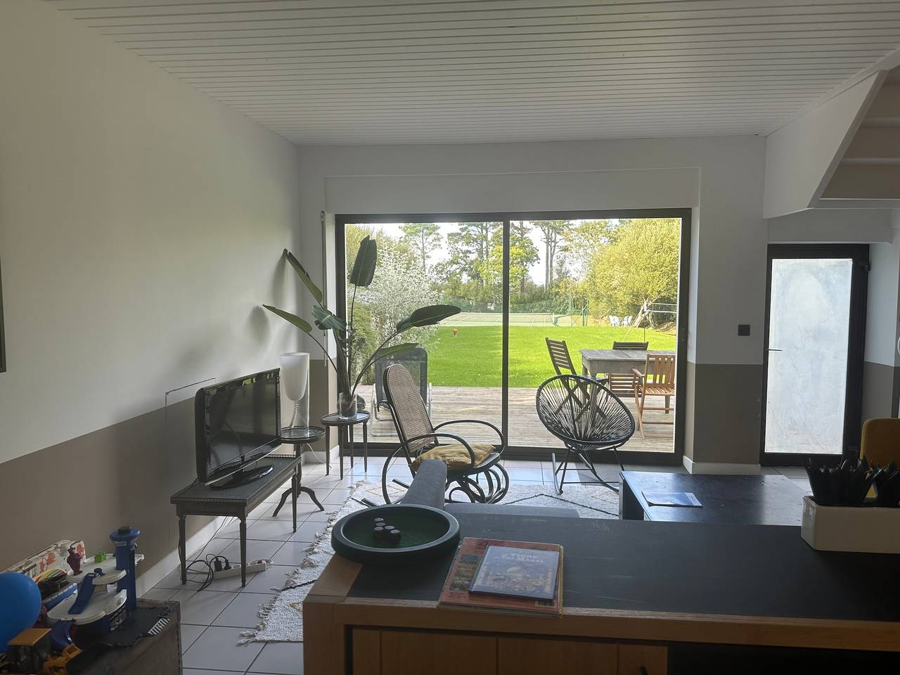 Familienhaus mit privatem Tennisplatz und Garten in Lanvéoc, Iroise