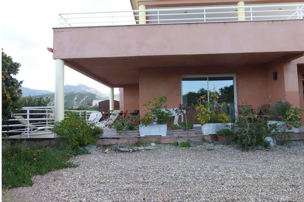 Villa a casa di san filippu seaside, panoramic view of the gulf in Saint-Florent, Calvi e dintorni