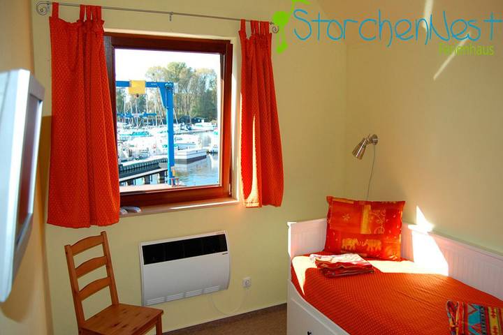 Ferienhaus für 6 Personen, mit Seeblick und Terrasse sowie Sauna an der Müritz - 4