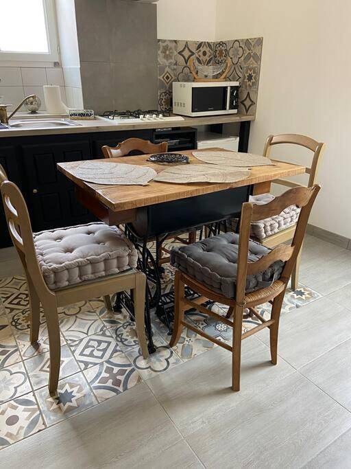 Appartement entier, One-Bedroom Apartment in Valence-en-Poitou, Vienne (France)