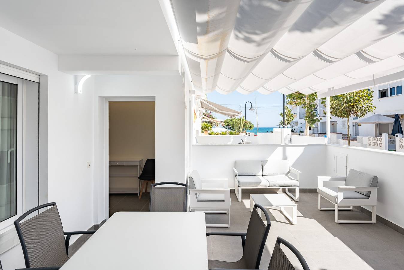 Holiday Home '248 New Frontline Beach Mollina' with Sea View, Wi-Fi and Air Conditioning in La Cala de Mijas, Mijas