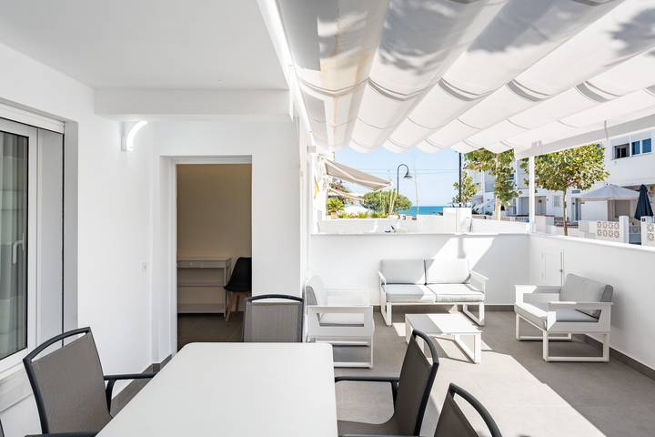 Holiday Home '248 New Frontline Beach Mollina' with Sea View, Wi-Fi and Air Conditioning in La Cala de Mijas, Mijas