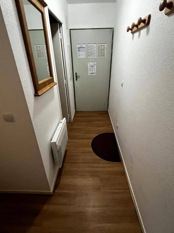 Gîte pour 5 personnes, avec sauna et terrasse ainsi que piscine et vue, animaux acceptés dans Lac Pavin - 2